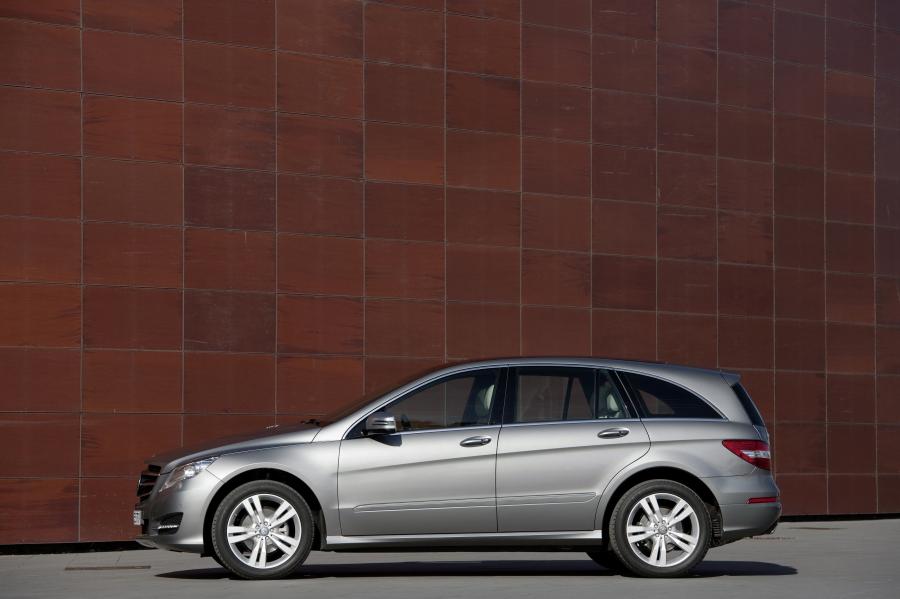  Mercedes-Benz R-Class 2011 года  (фото 42 из 186)